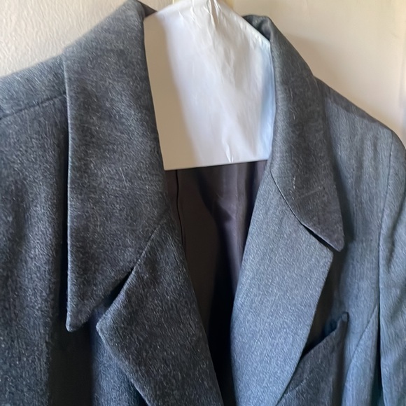Liz Claiborne 3-button Blazer - Picture 4 of 10